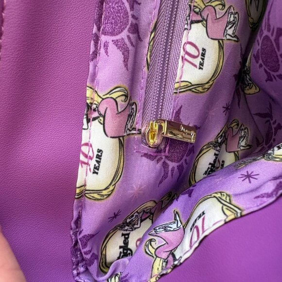 LOUNGEFLY Disney Princess Rapunzel Corset Backpack EUC - Picture 5 of 8